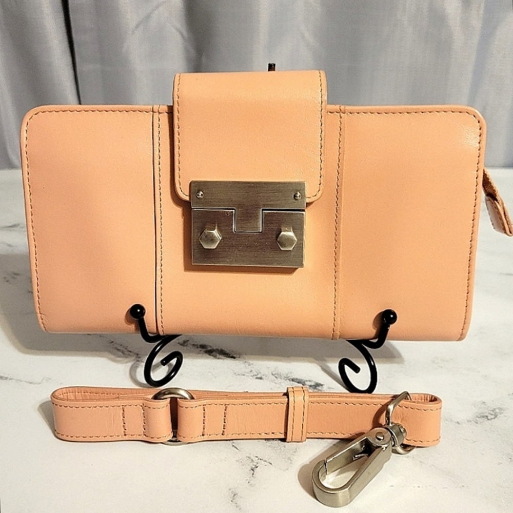 HOBO Int'l RareVintage  Peachish/Pink Leather Wristlet & Wallet